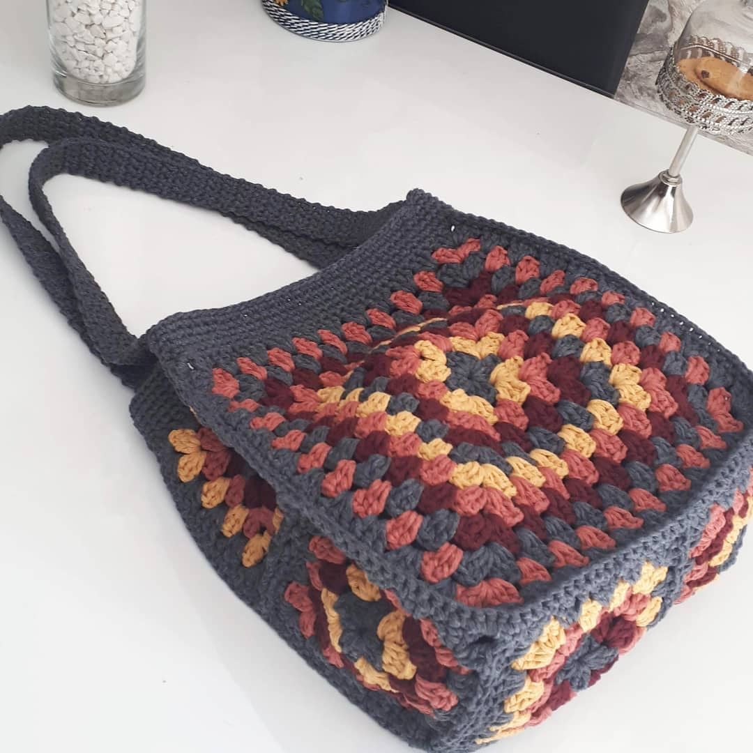 Granny Square Hand Bag - Masterclass - The Crochet Boy