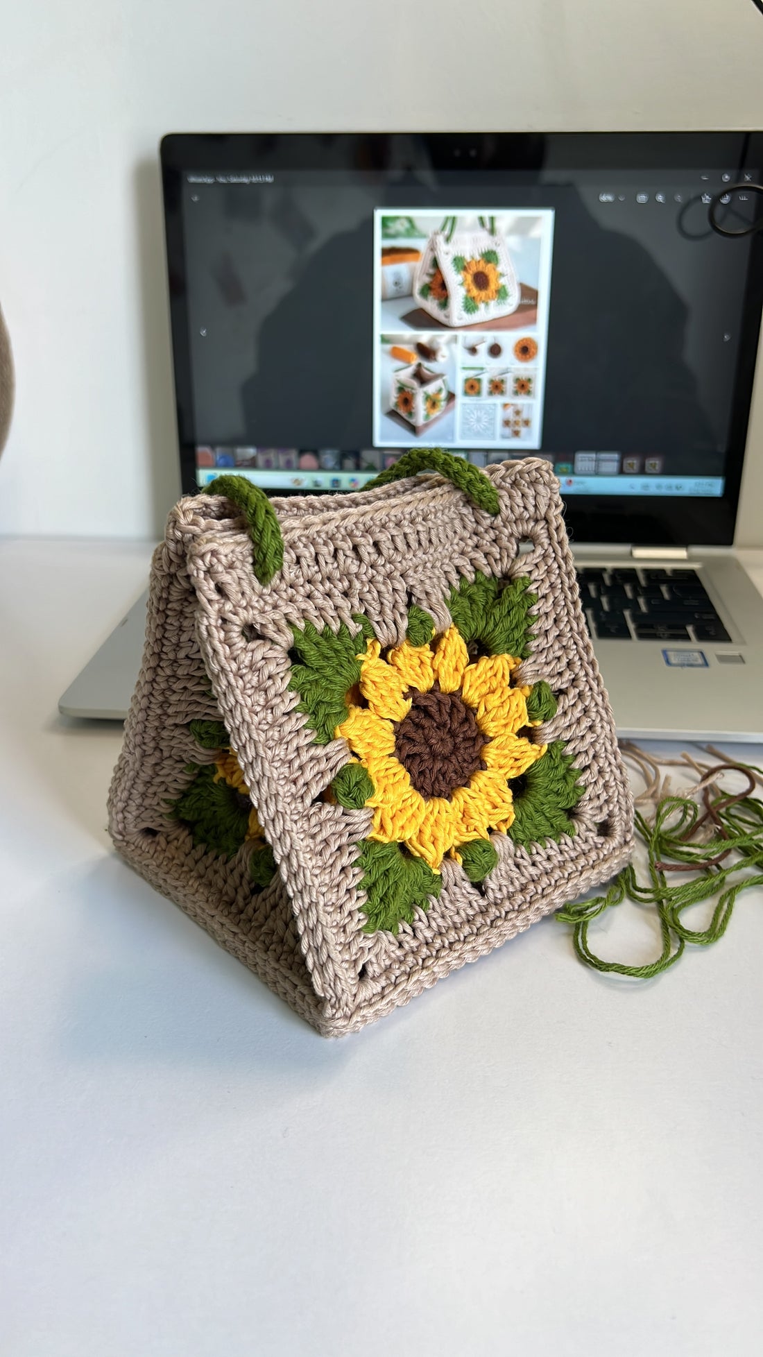 Sunflower Handbag - Masterclass - The Crochet Boy
